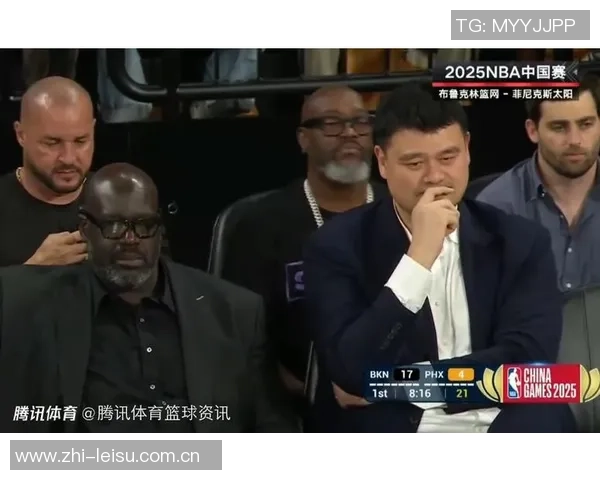 足球明星齐聚现场观战篮网精彩对决视频回顾